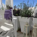 Hébergement de vacances White Cycladic Town House With Sea Vew Páros