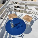 Hébergement de vacances White Cycladic Town House With Sea Vew *
