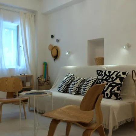 Hébergement de vacances White Cycladic Town House With Sea Vew *