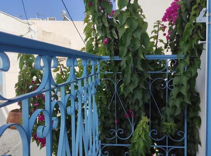 White Cycladic Town House With Sea Vew 別荘 パロス島