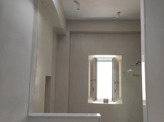 White Cycladic Town House With Sea Vew * パロス島