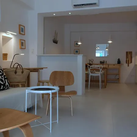 Feriehus White Cycladic Town House With Sea Vew Páros