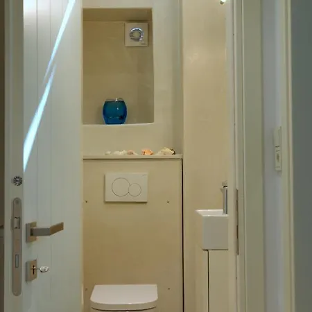 Hébergement de vacances White Cycladic Town House With Sea Vew